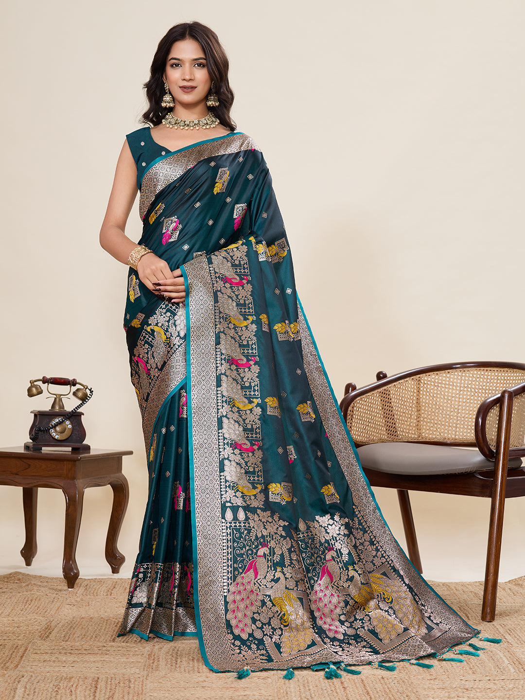 Urban Pallu Woven Design Silk Blend Party Saree