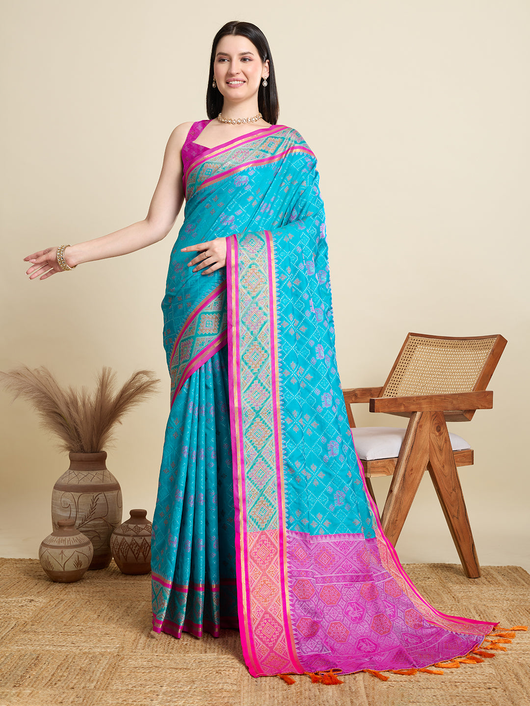Urban Pallu Woven Design Silk Blend Party Saree