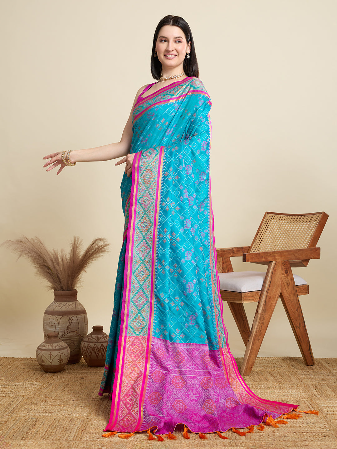 Urban Pallu Woven Design Silk Blend Party Saree