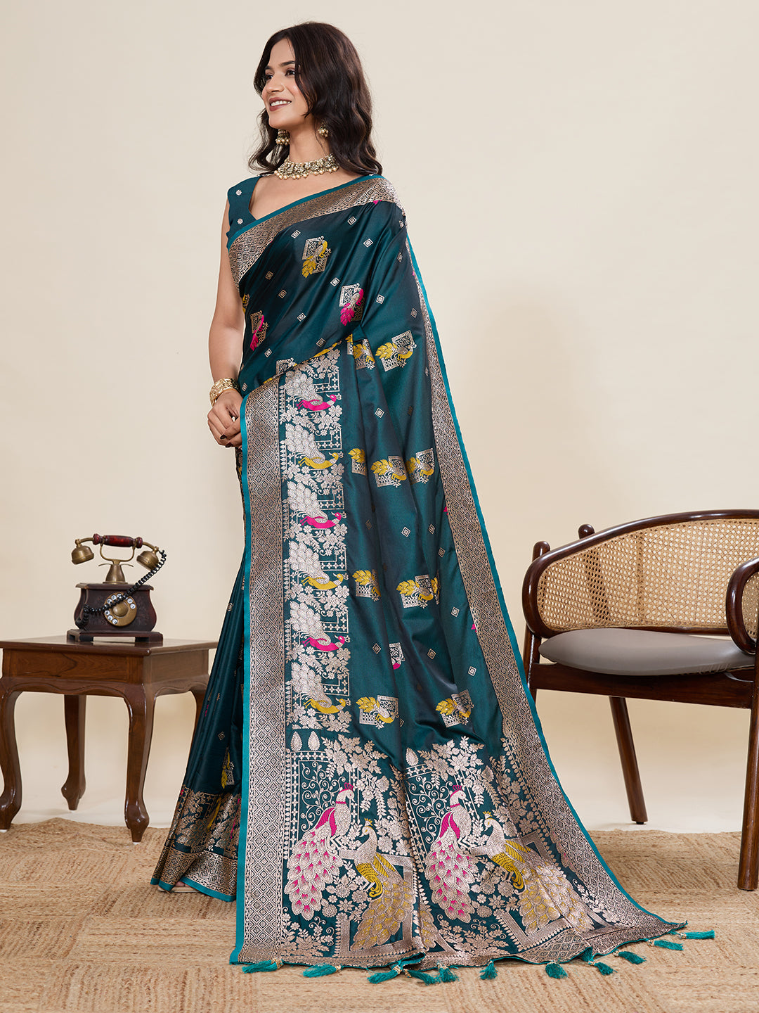 Urban Pallu Woven Design Silk Blend Party Saree
