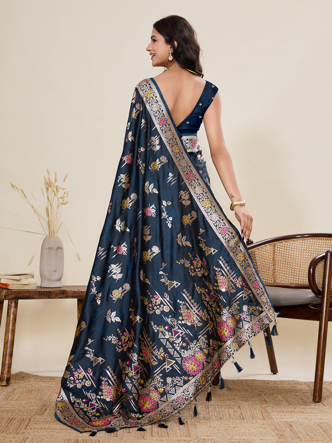 Urban Pallu Woven Design Silk Blend Party Saree