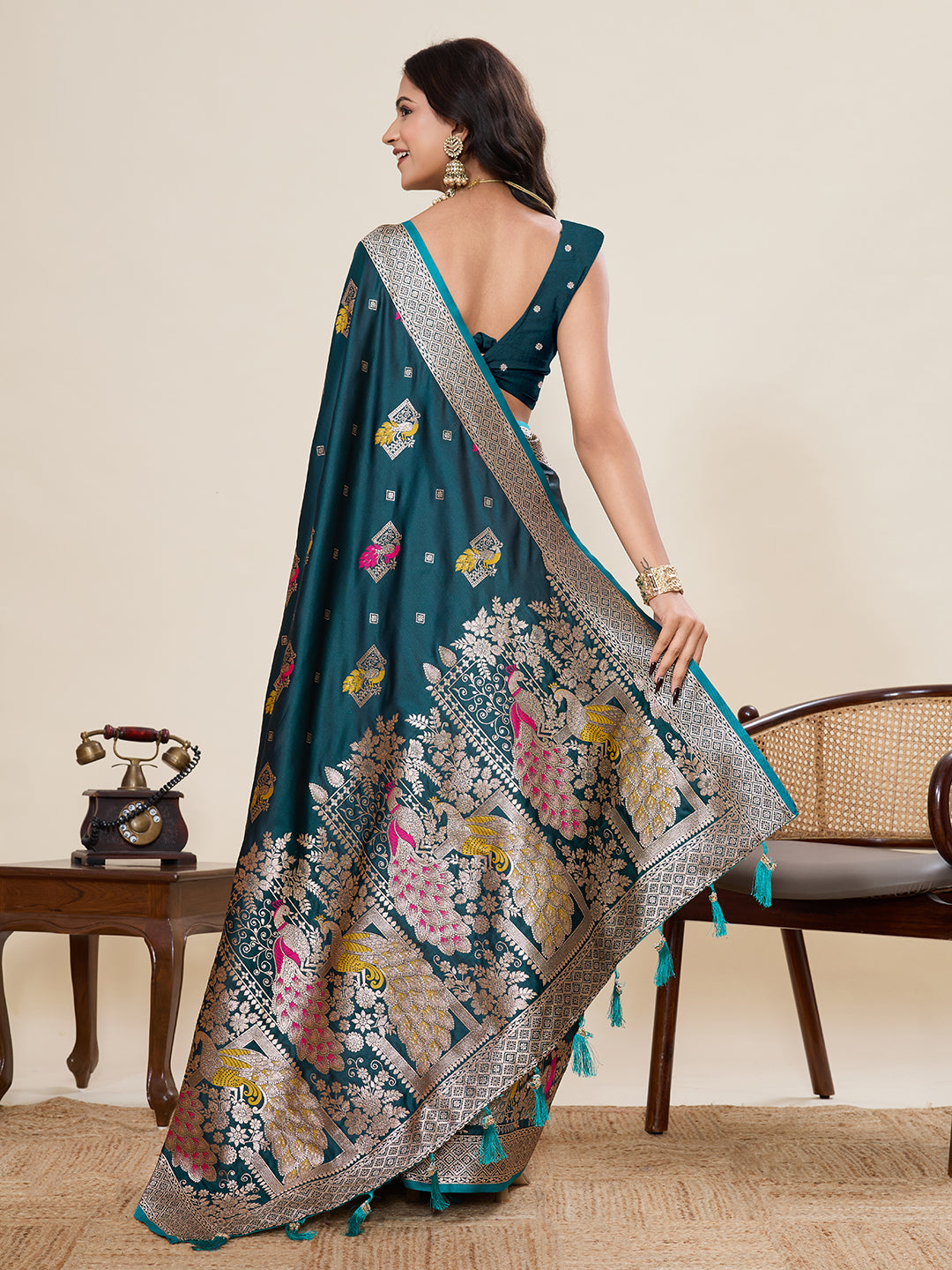 Urban Pallu Woven Design Silk Blend Party Saree