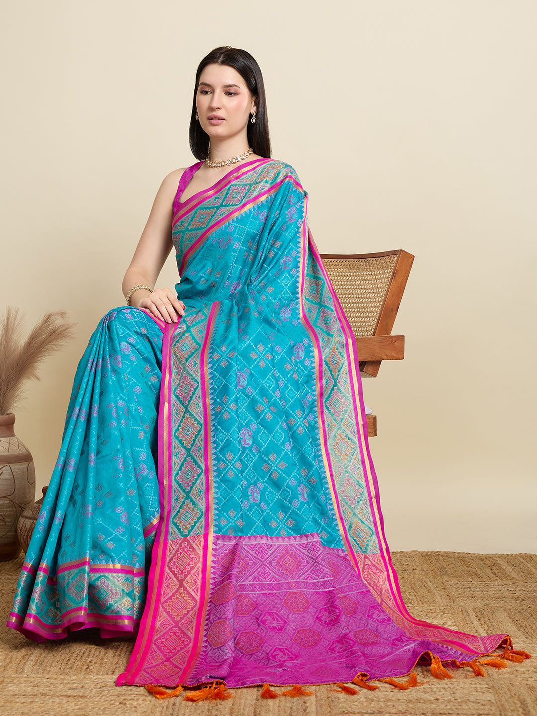 Urban Pallu Woven Design Silk Blend Party Saree