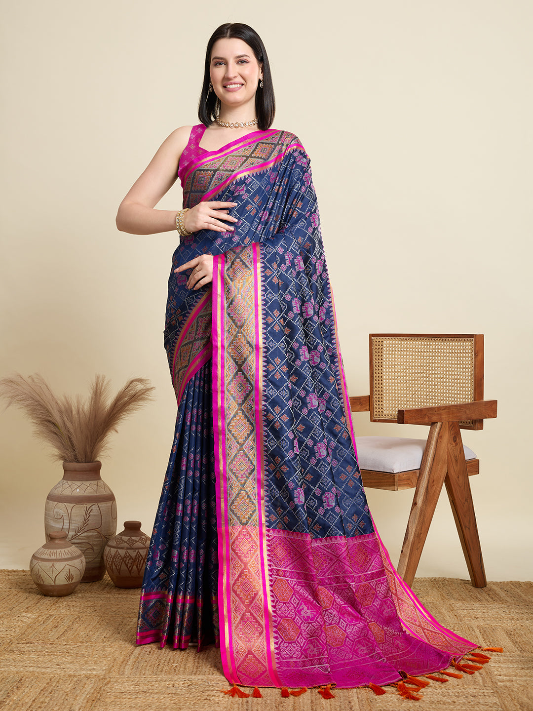 Urban Pallu Woven Design Silk Blend Party Saree