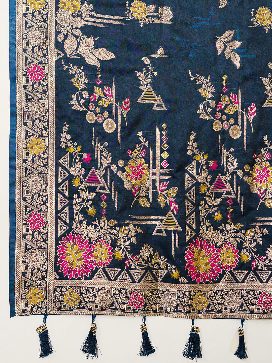Urban Pallu Woven Design Silk Blend Party Saree