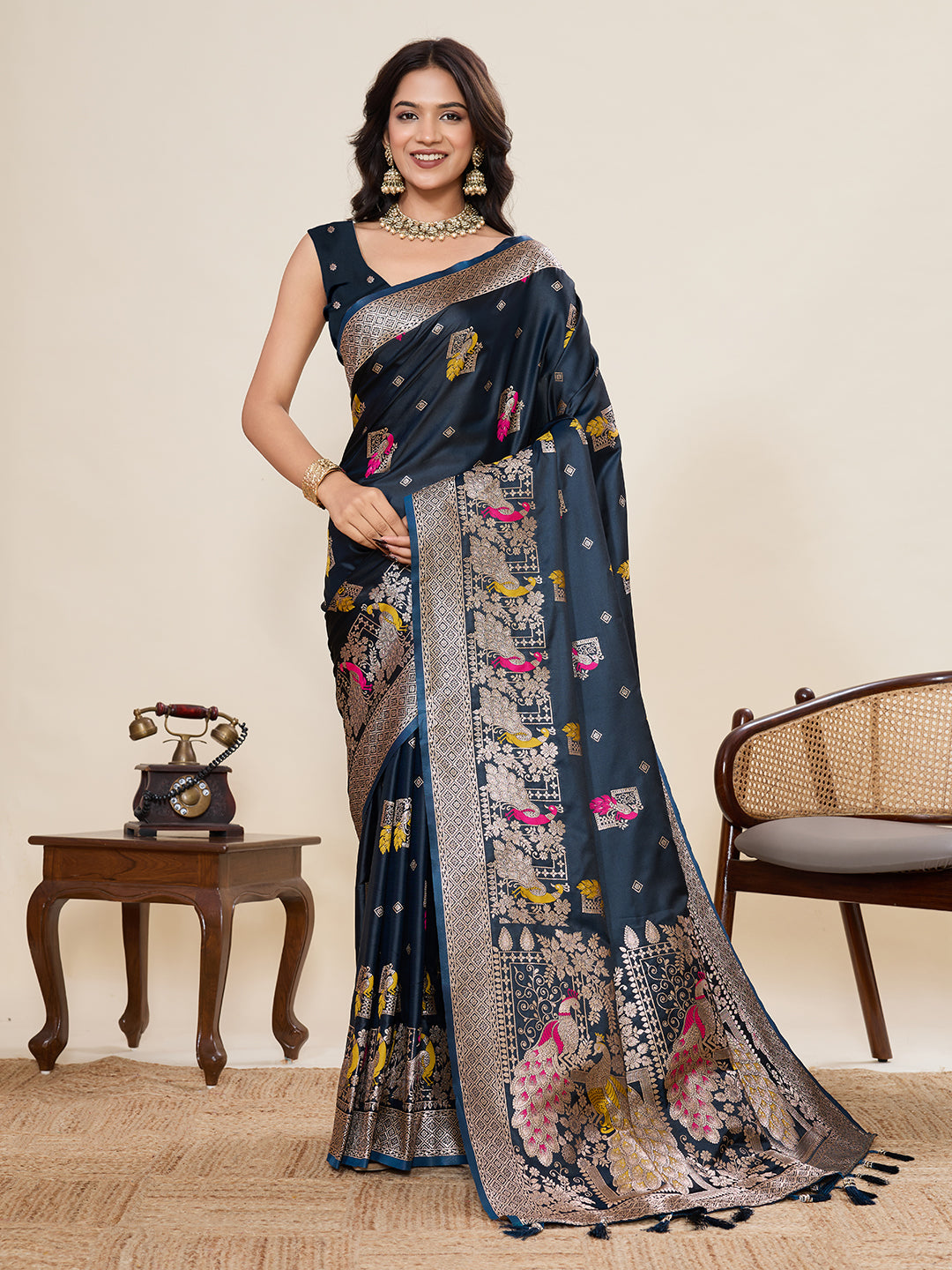 Urban Pallu Woven Design Silk Blend Party Saree