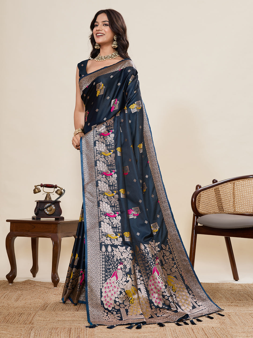 Urban Pallu Woven Design Silk Blend Party Saree