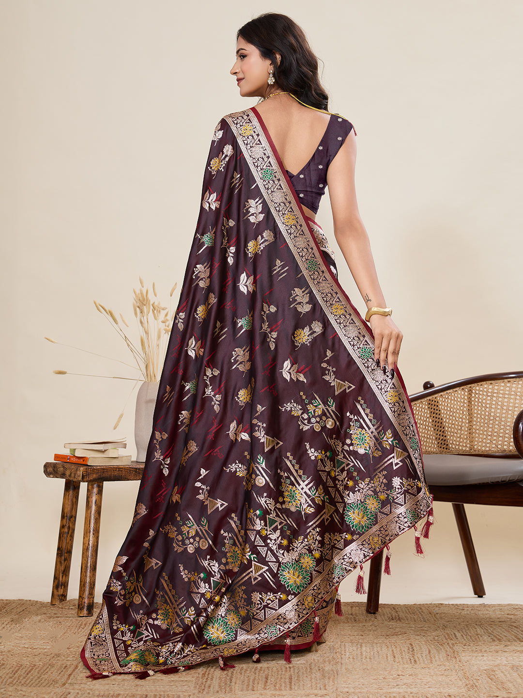 Urban Pallu Woven Design Silk Blend Party Saree