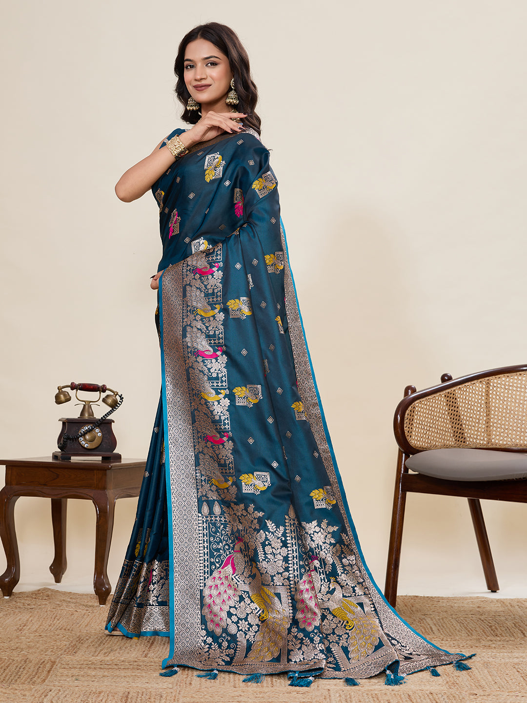 Urban Pallu Woven Design Silk Blend Party Saree