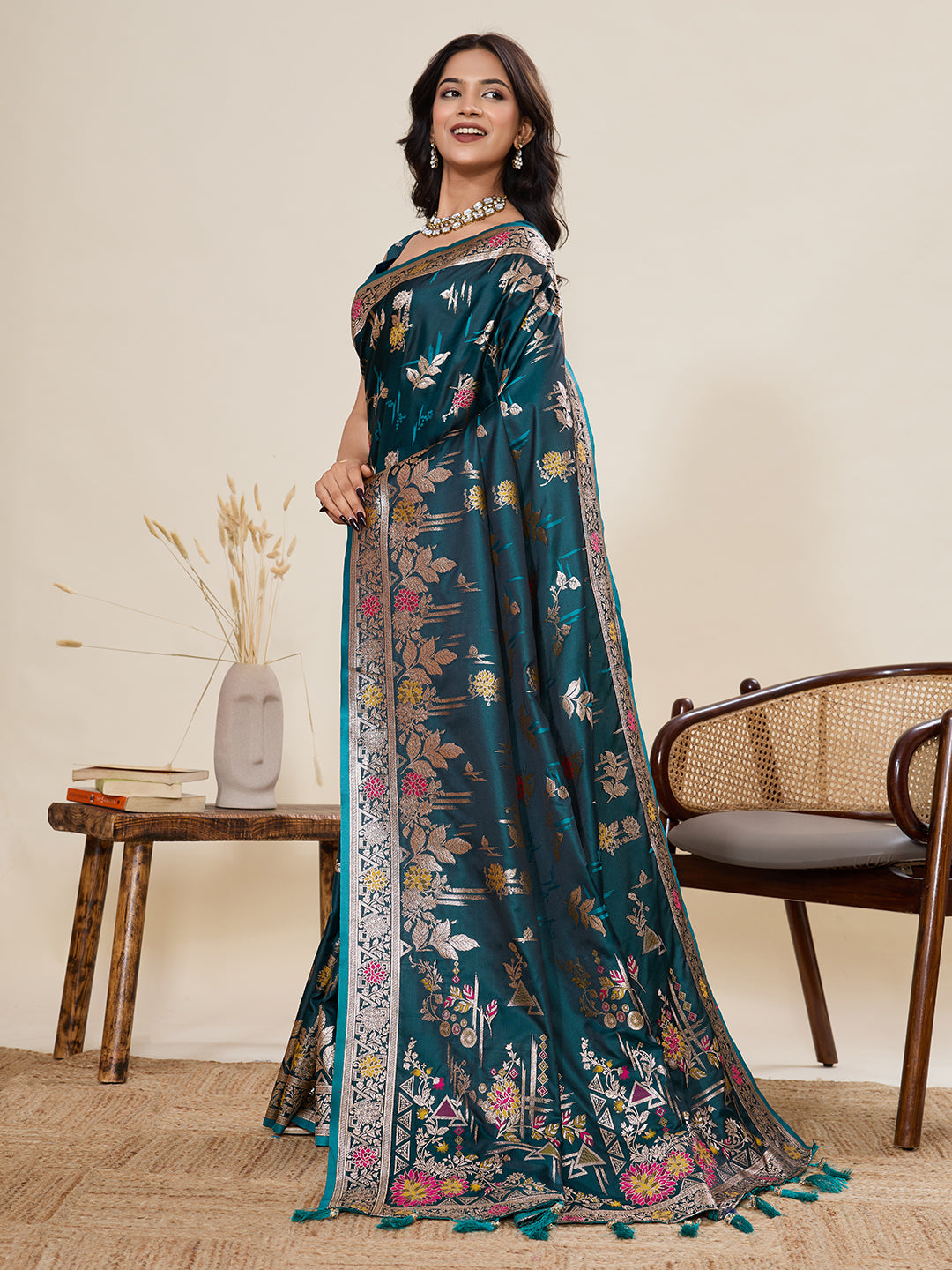 Urban Pallu Woven Design Silk Blend Party Saree
