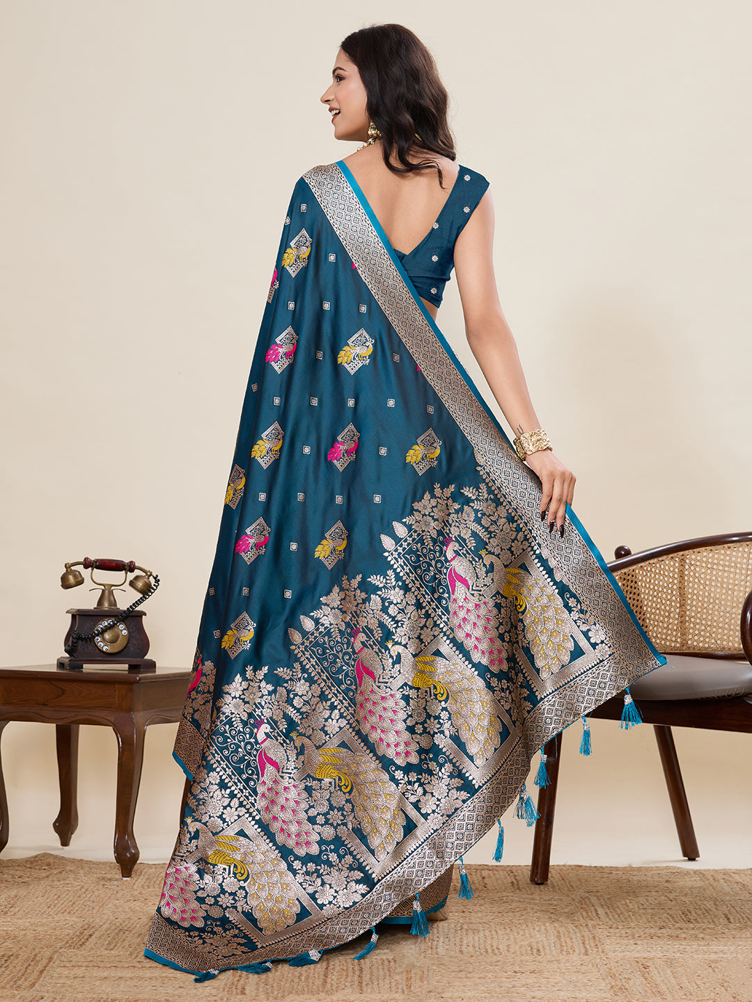 Urban Pallu Woven Design Silk Blend Party Saree