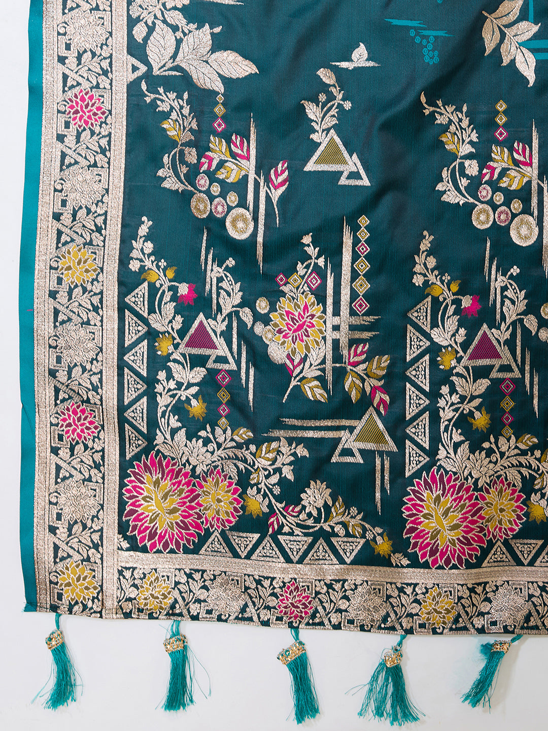 Urban Pallu Woven Design Silk Blend Party Saree