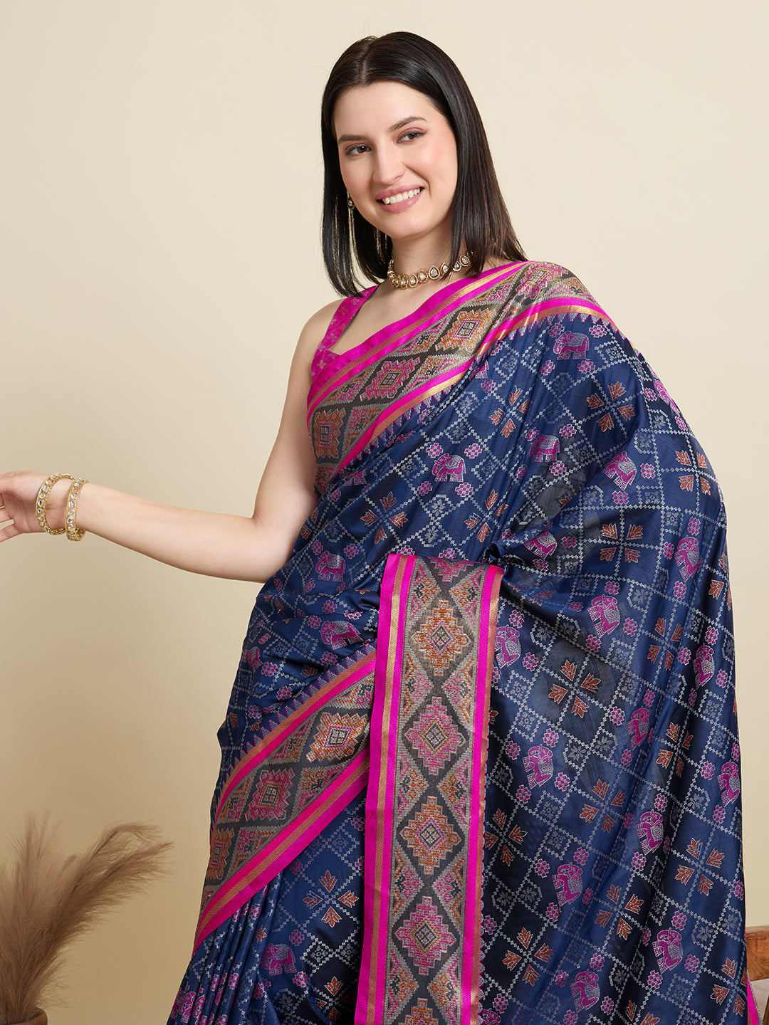 Urban Pallu Woven Design Silk Blend Party Saree