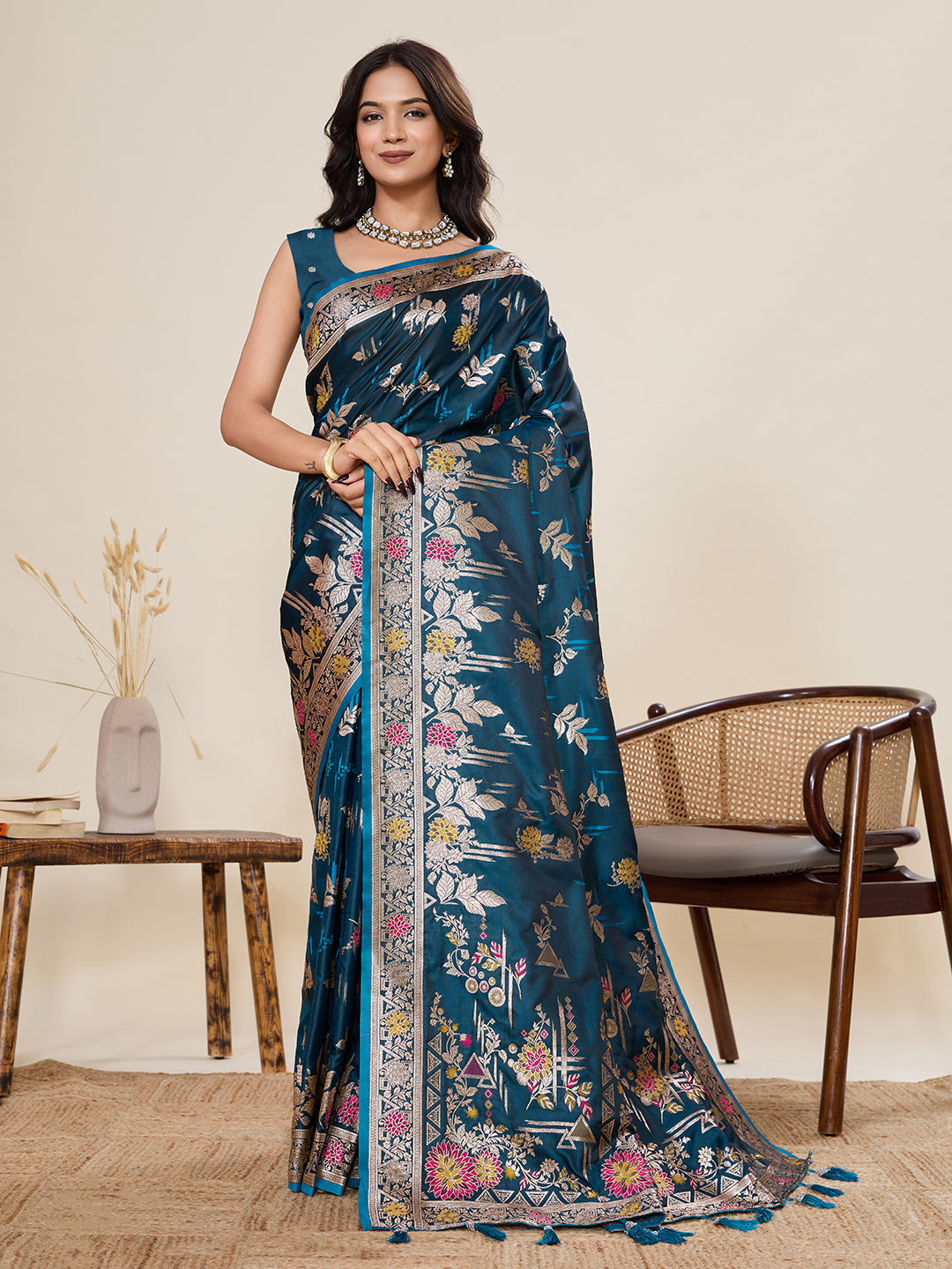 Urban Pallu Woven Design Silk Blend Party Saree