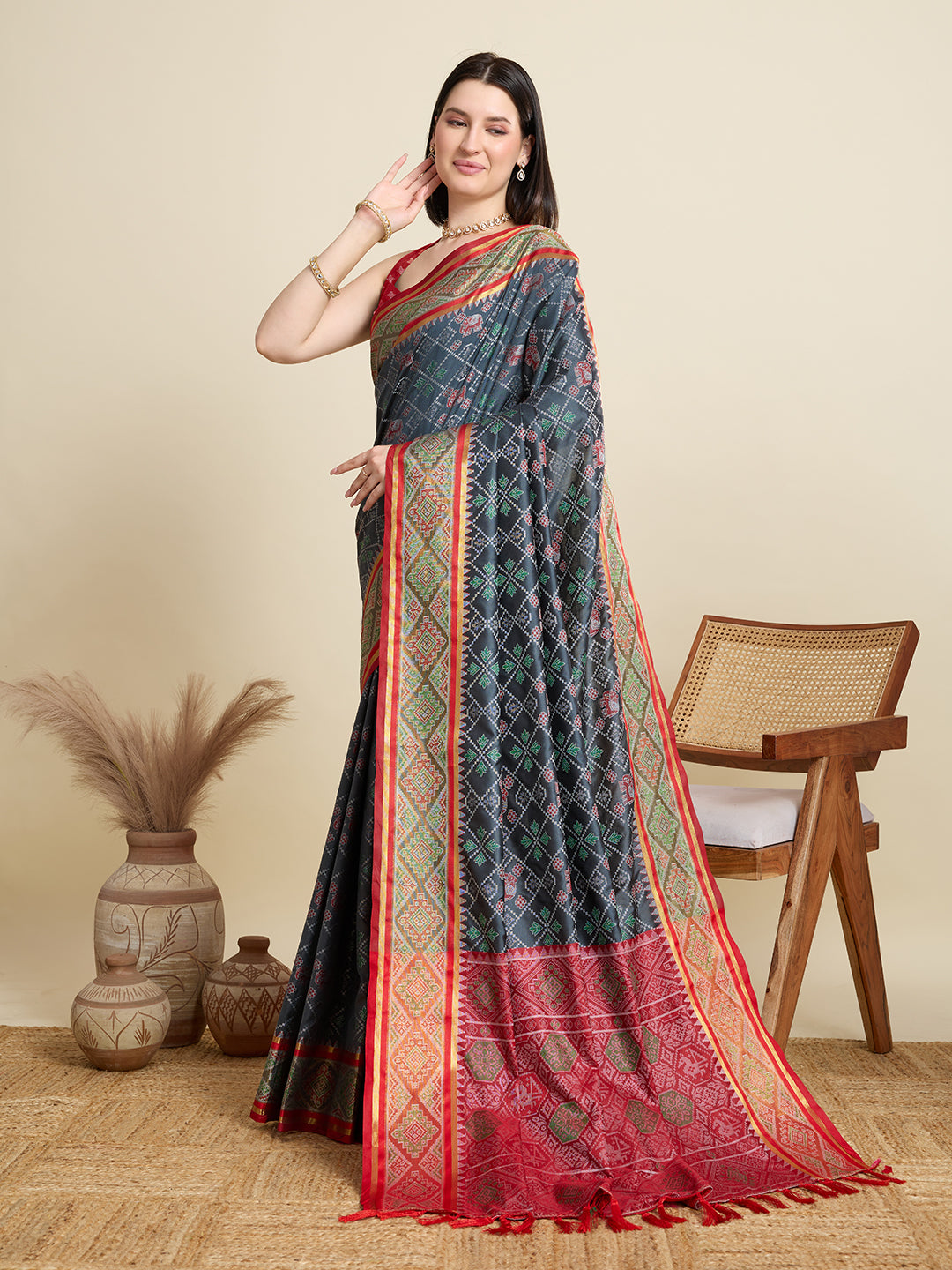 Urban Pallu Woven Design Silk Blend Party Saree
