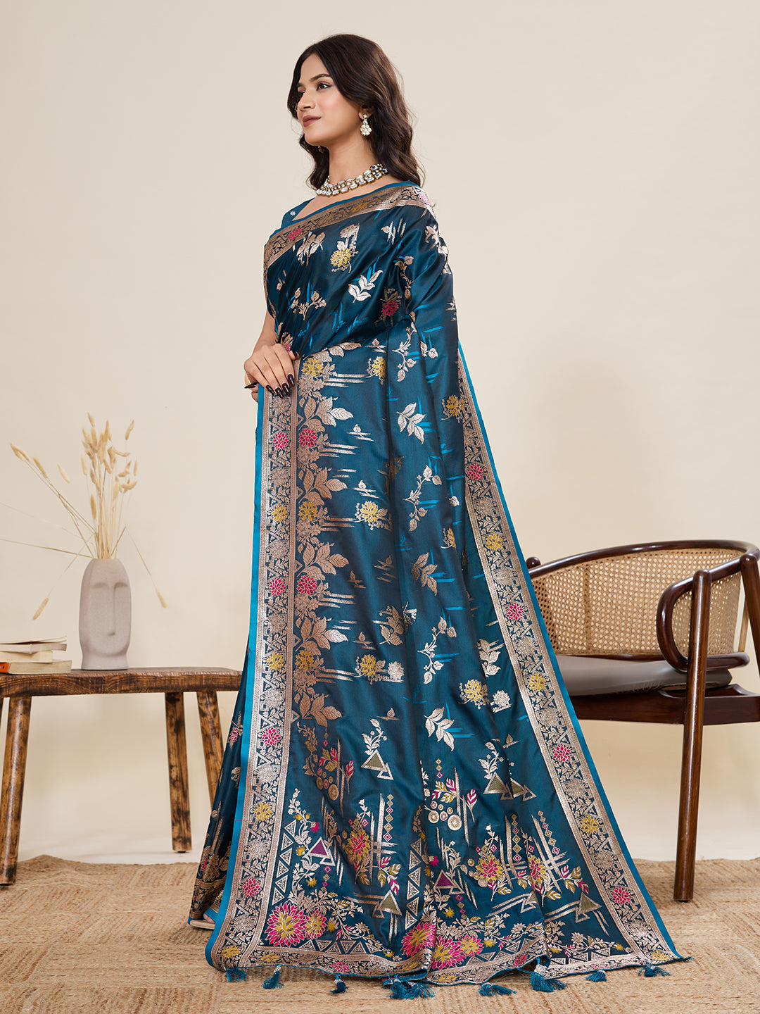 Urban Pallu Woven Design Silk Blend Party Saree