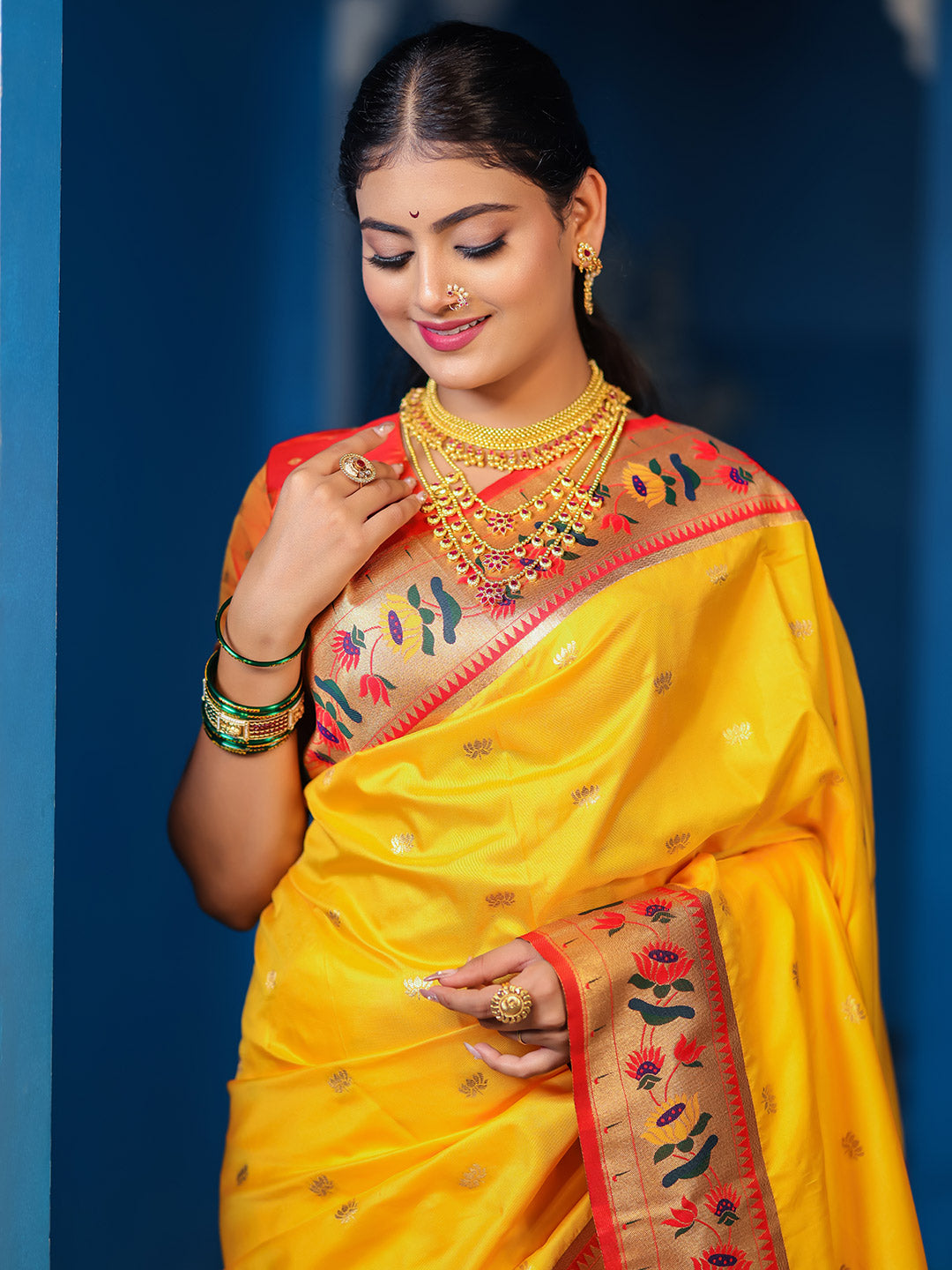 Urban Pallu Woven Design Silk Blend Traditional Saree