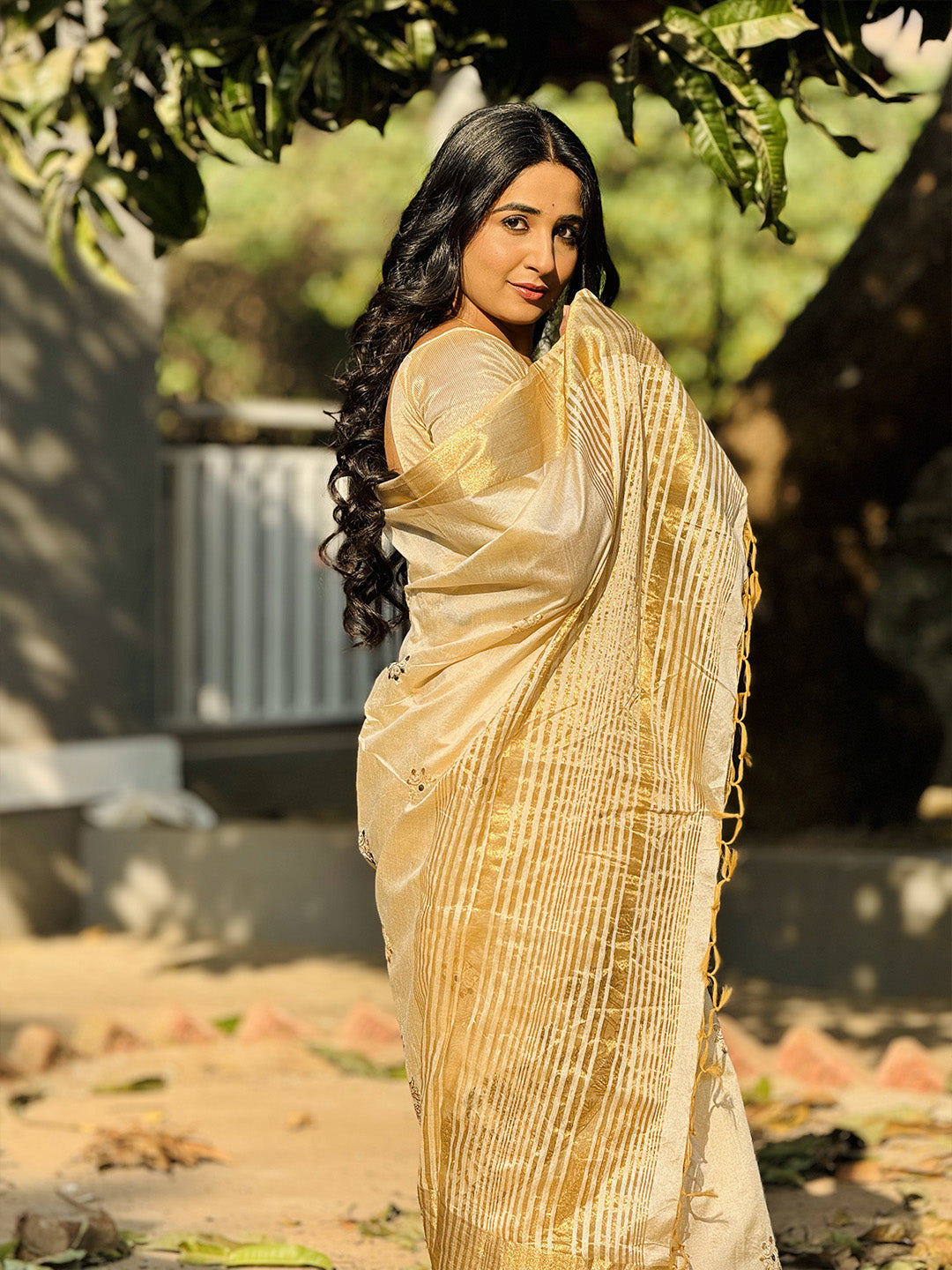 Urban Pallu Woven Design Silk Blend Traditional Saree
