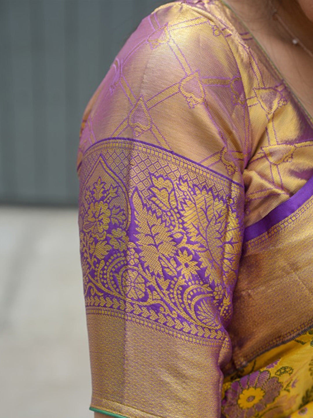 Urban Pallu Woven Design Silk Blend Traditional Saree