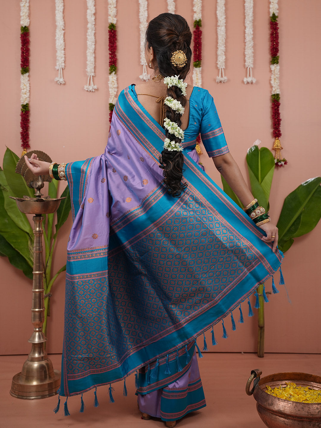 Urban Pallu Woven Design Silk Blend Traditional Saree