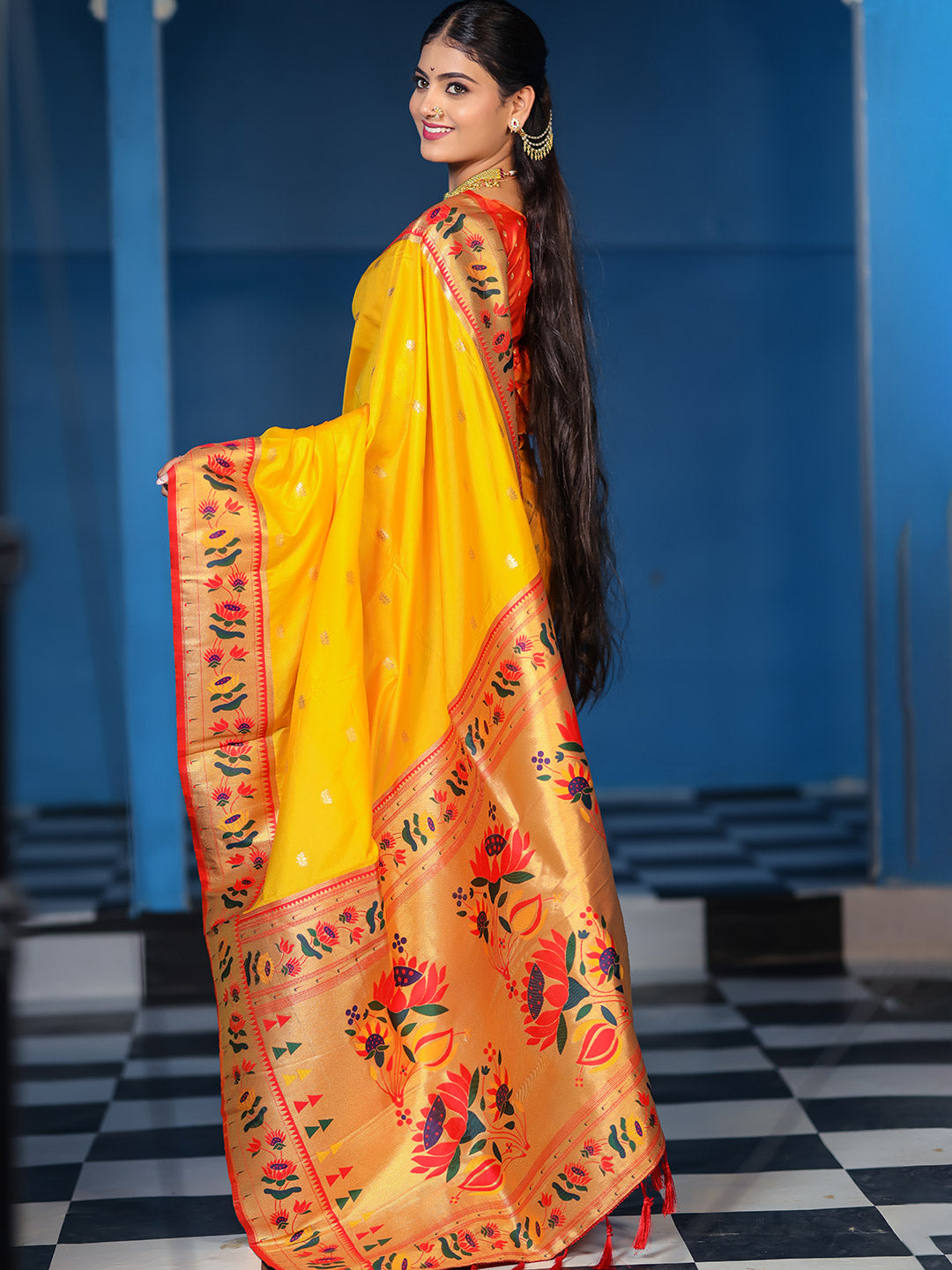 Urban Pallu Woven Design Silk Blend Traditional Saree