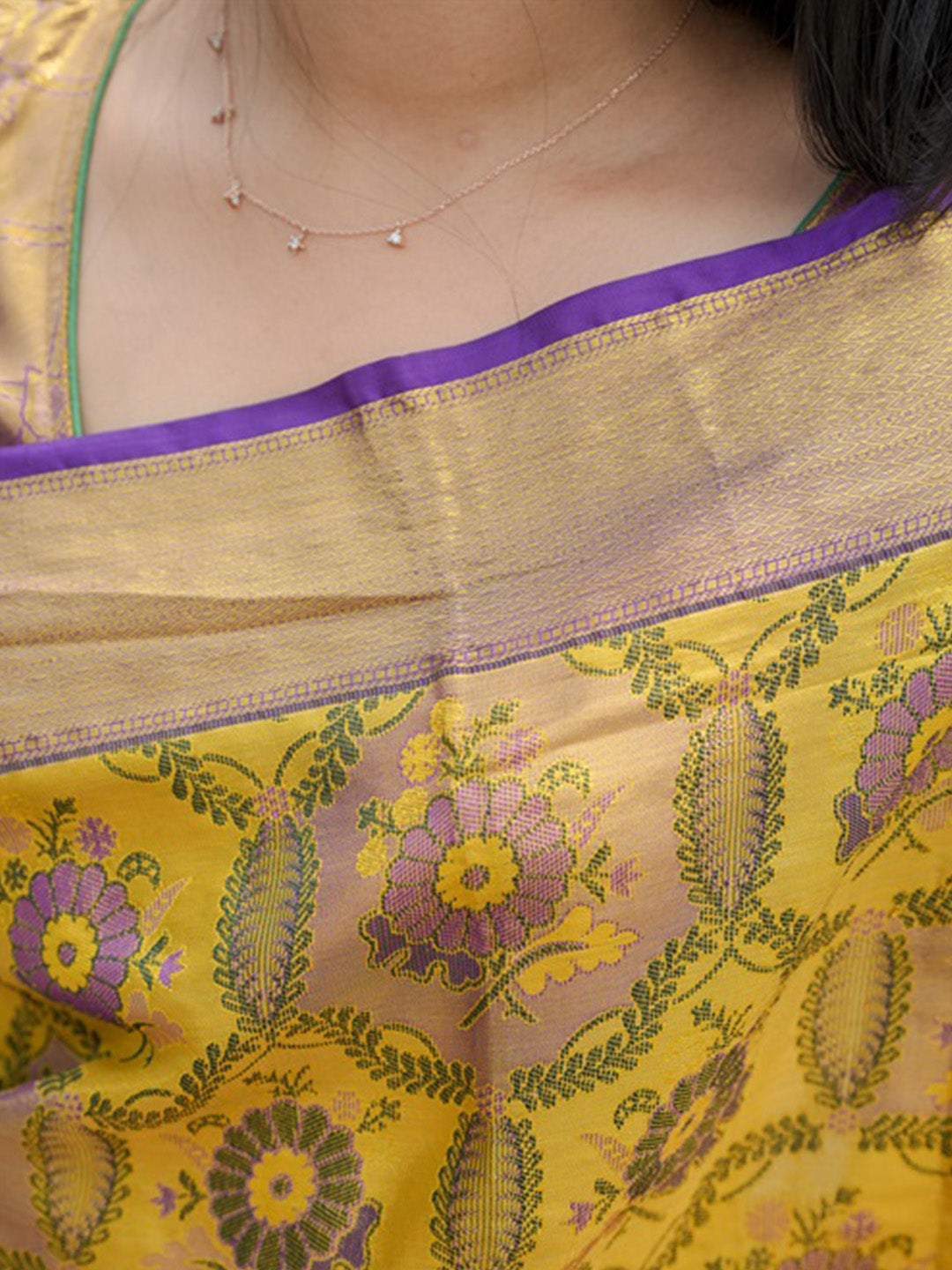 Urban Pallu Woven Design Silk Blend Traditional Saree