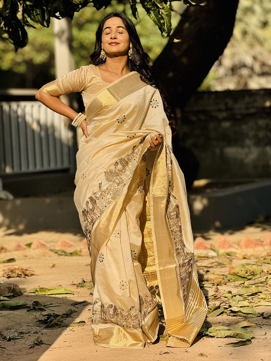 Urban Pallu Woven Design Silk Blend Traditional Saree