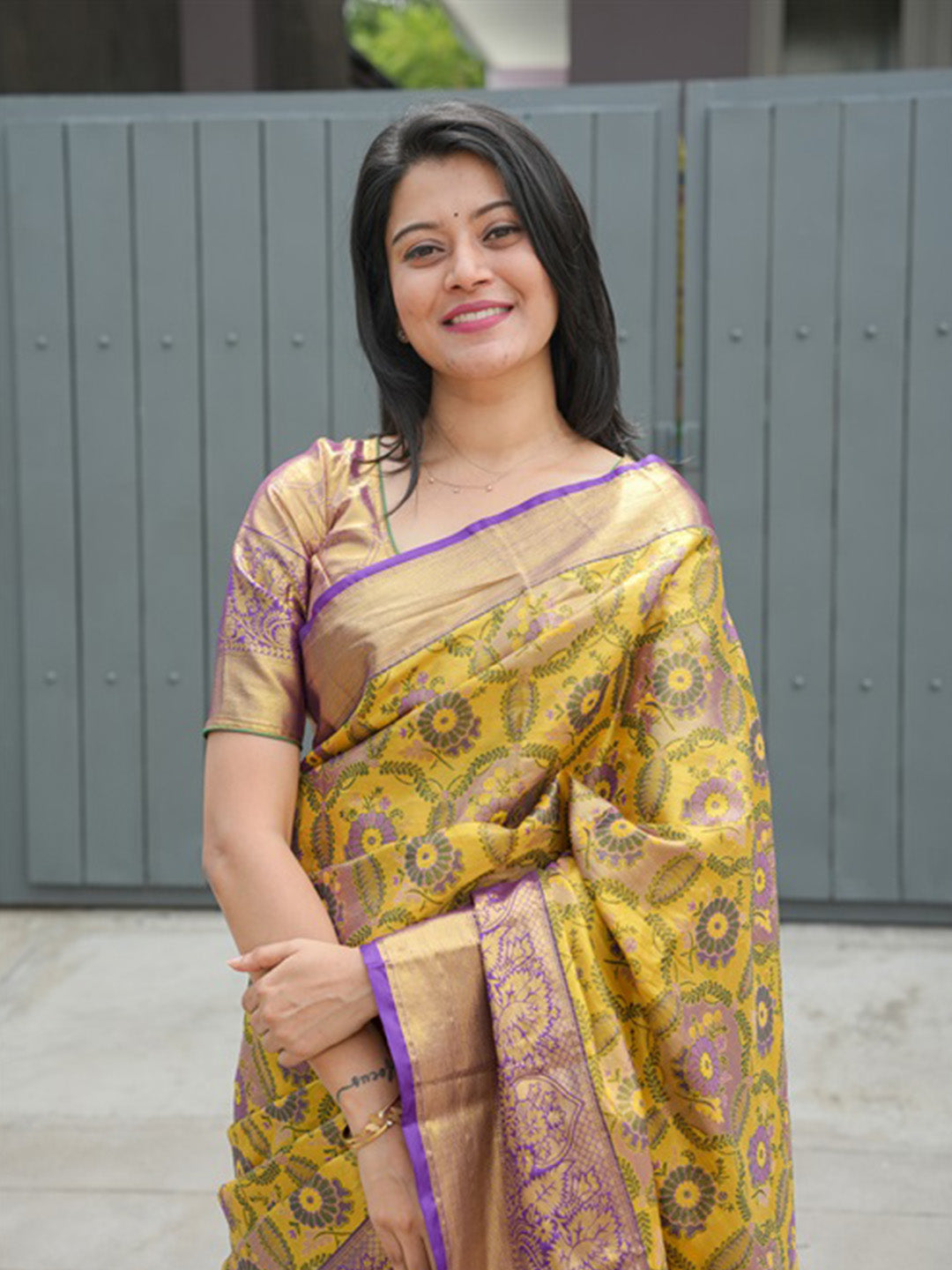 Urban Pallu Woven Design Silk Blend Traditional Saree