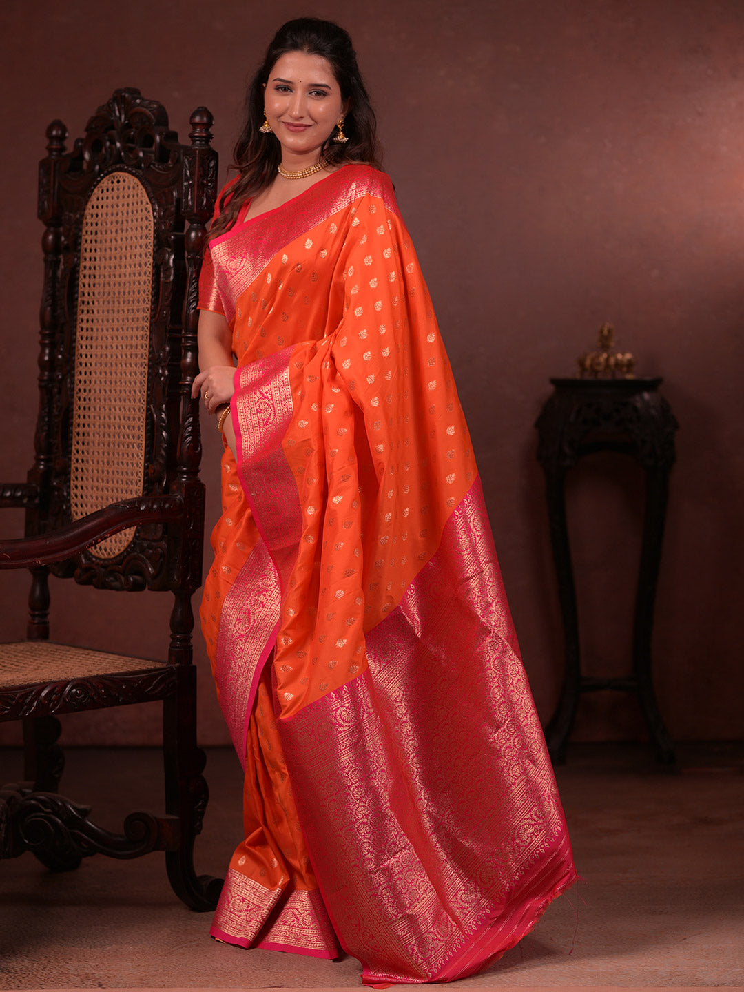 Urban Pallu Woven Design Silk Blend Traditional Saree