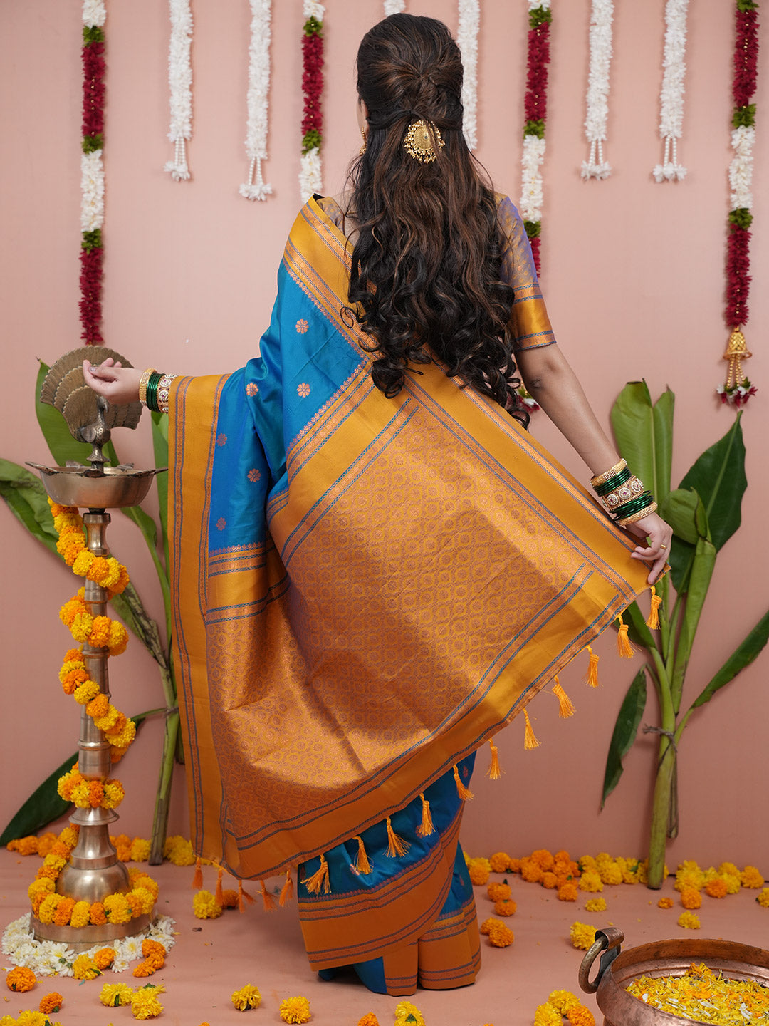 Urban Pallu Woven Design Silk Blend Traditional Saree