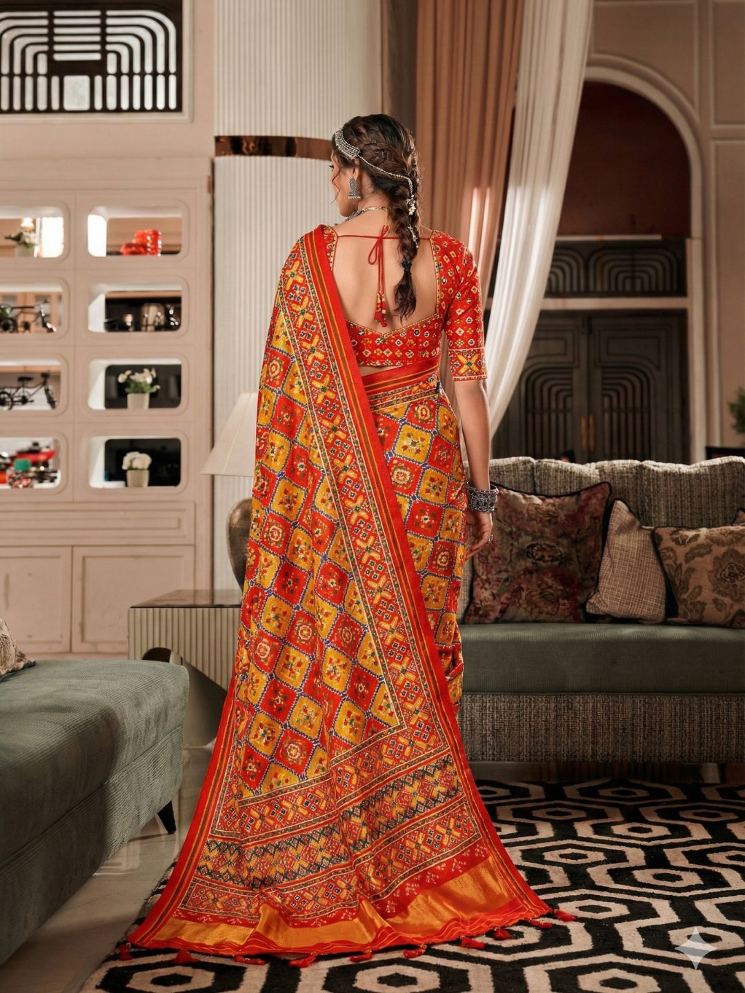Urban Pallu Woven Design Cotton Blend Daily Saree