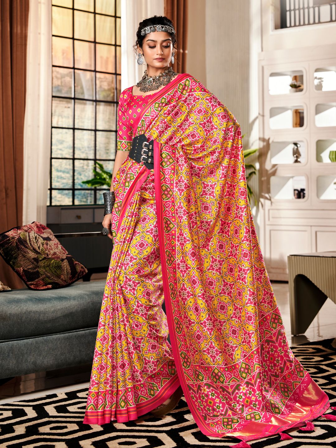Urban Pallu Woven Design Cotton Blend Daily Saree