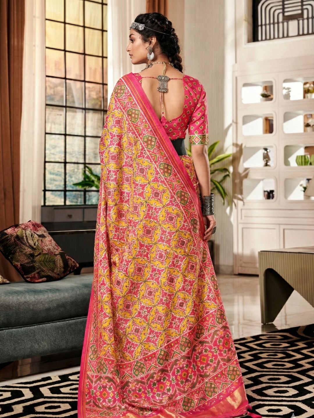 Urban Pallu Woven Design Cotton Blend Daily Saree