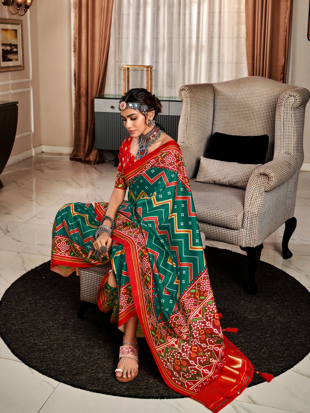 Urban Pallu Woven Design Cotton Blend Daily Saree