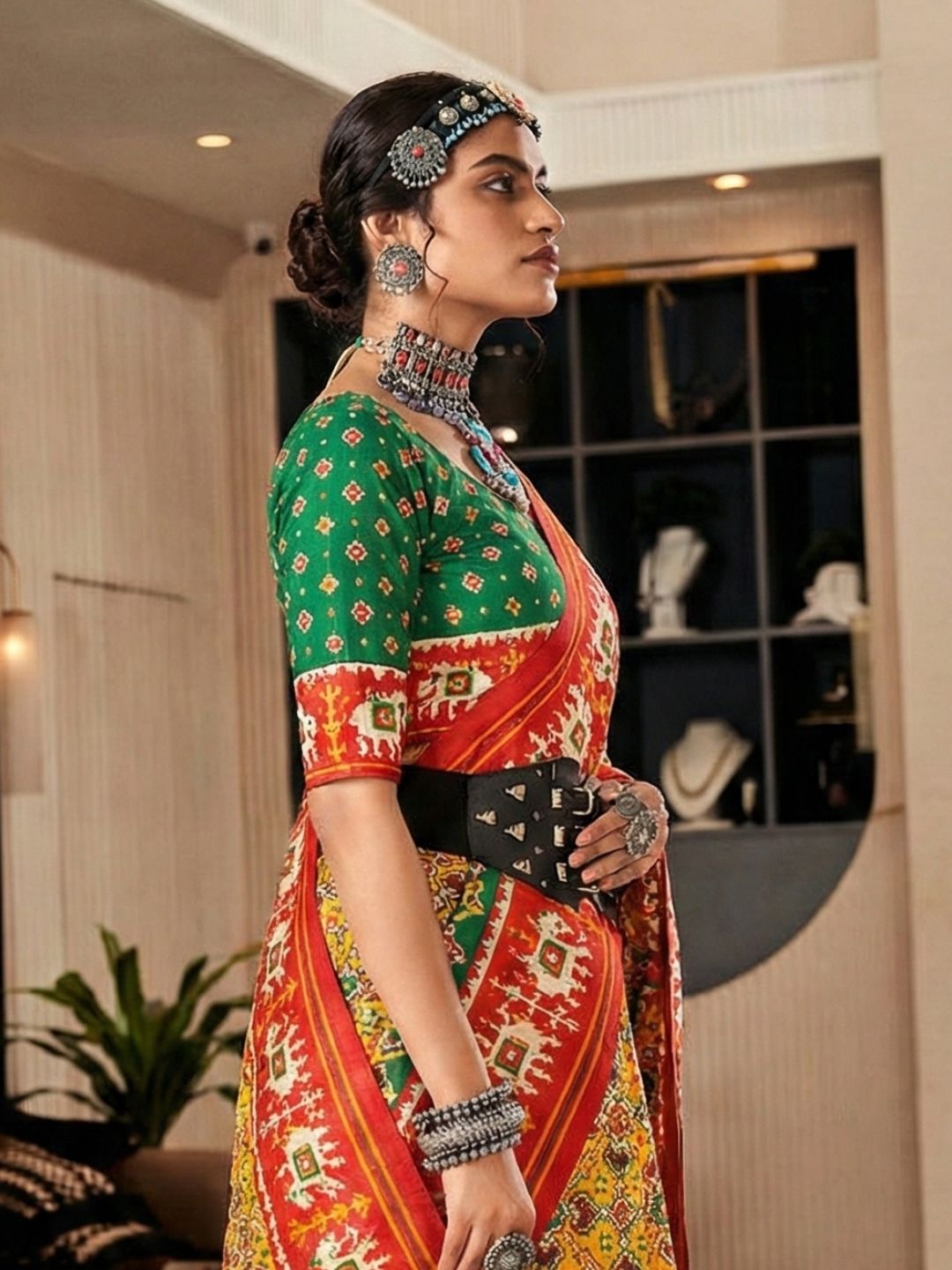 Urban Pallu Woven Design Cotton Blend Daily Saree