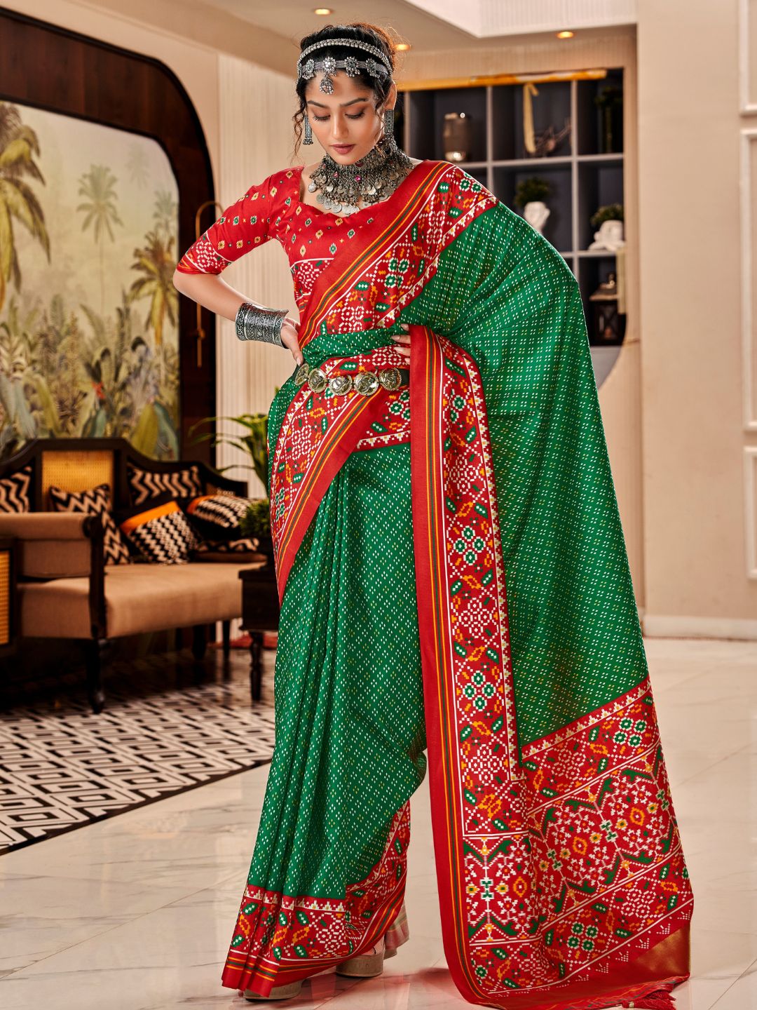 Urban Pallu Woven Design Cotton Blend Daily Saree