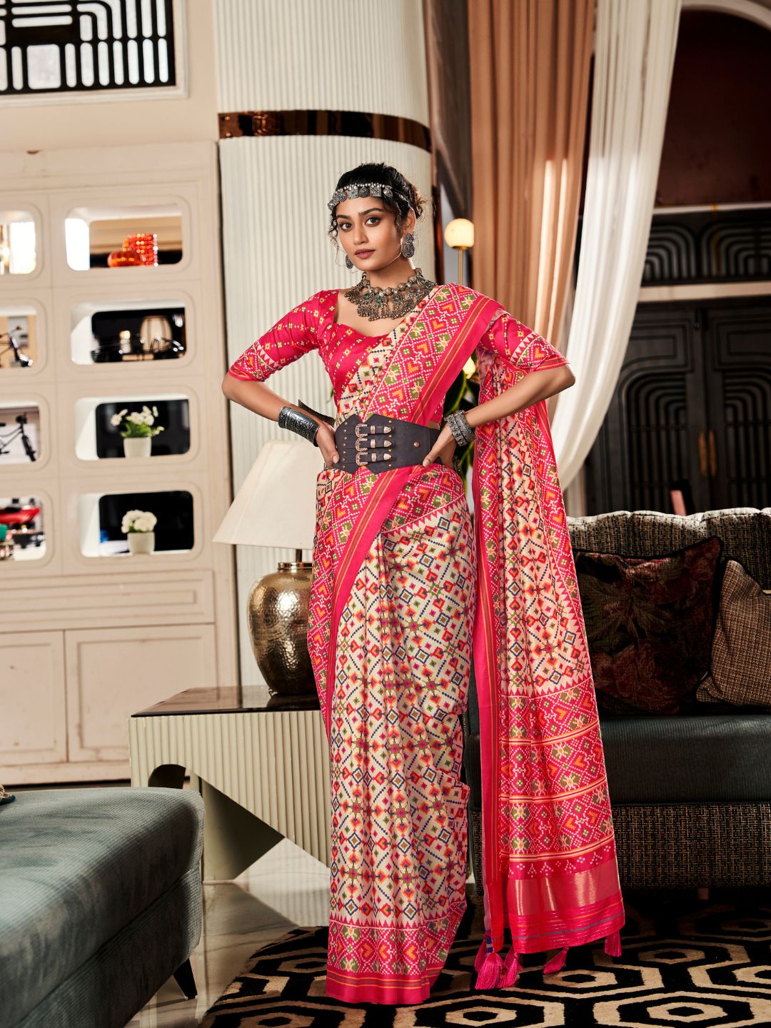 Urban Pallu Woven Design Cotton Blend Daily Saree