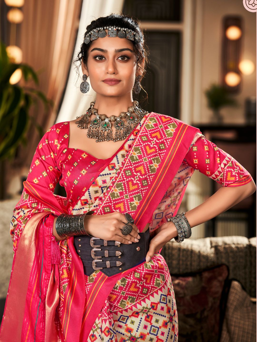 Urban Pallu Woven Design Cotton Blend Daily Saree