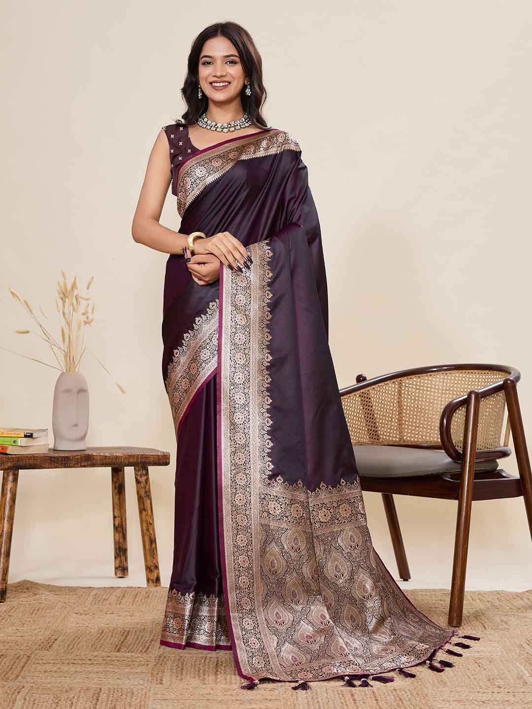 Urban Pallu Woven Design Silk Blend Party Saree