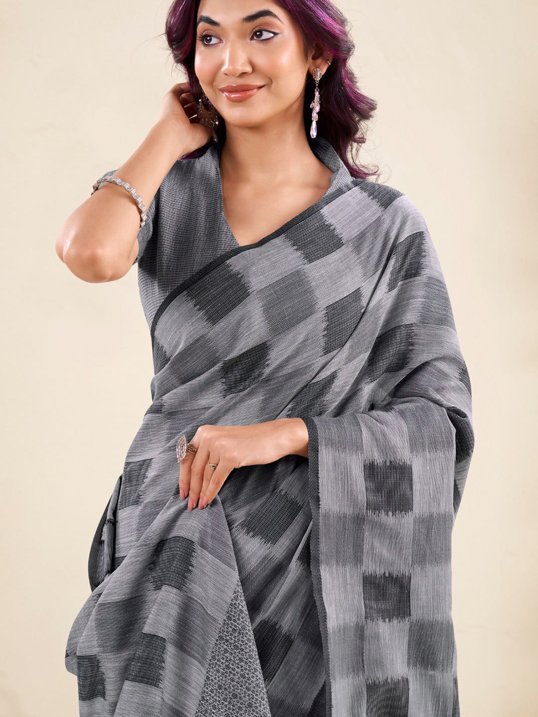 Urban Pallu Woven Design Silk Blend Work Saree