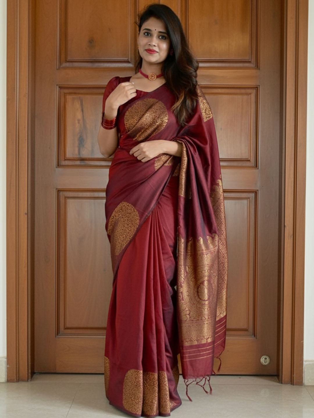 Urban Pallu Woven Design Silk Blend Work Saree