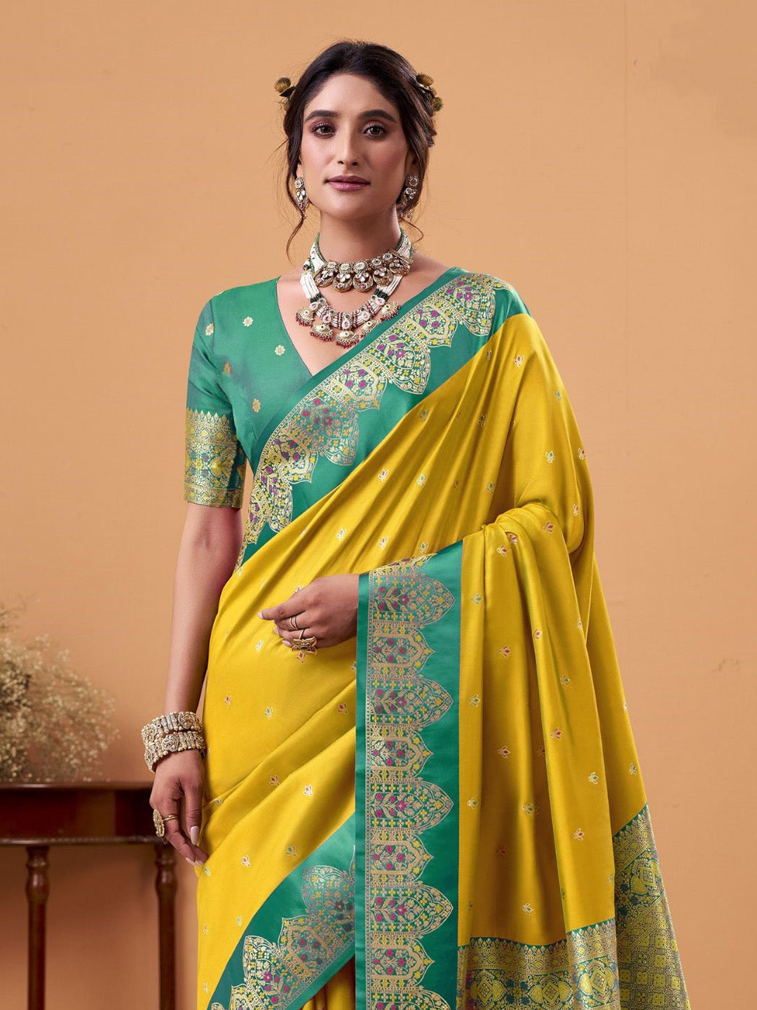 Urban Pallu Solid Silk Blend Festive Saree