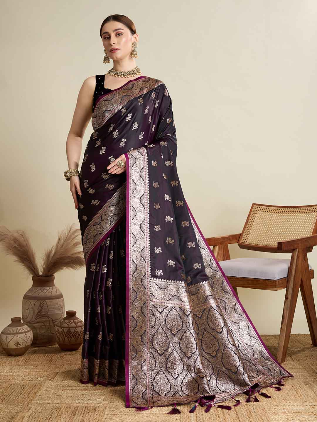 Urban Pallu Woven Design Silk Blend Party Saree