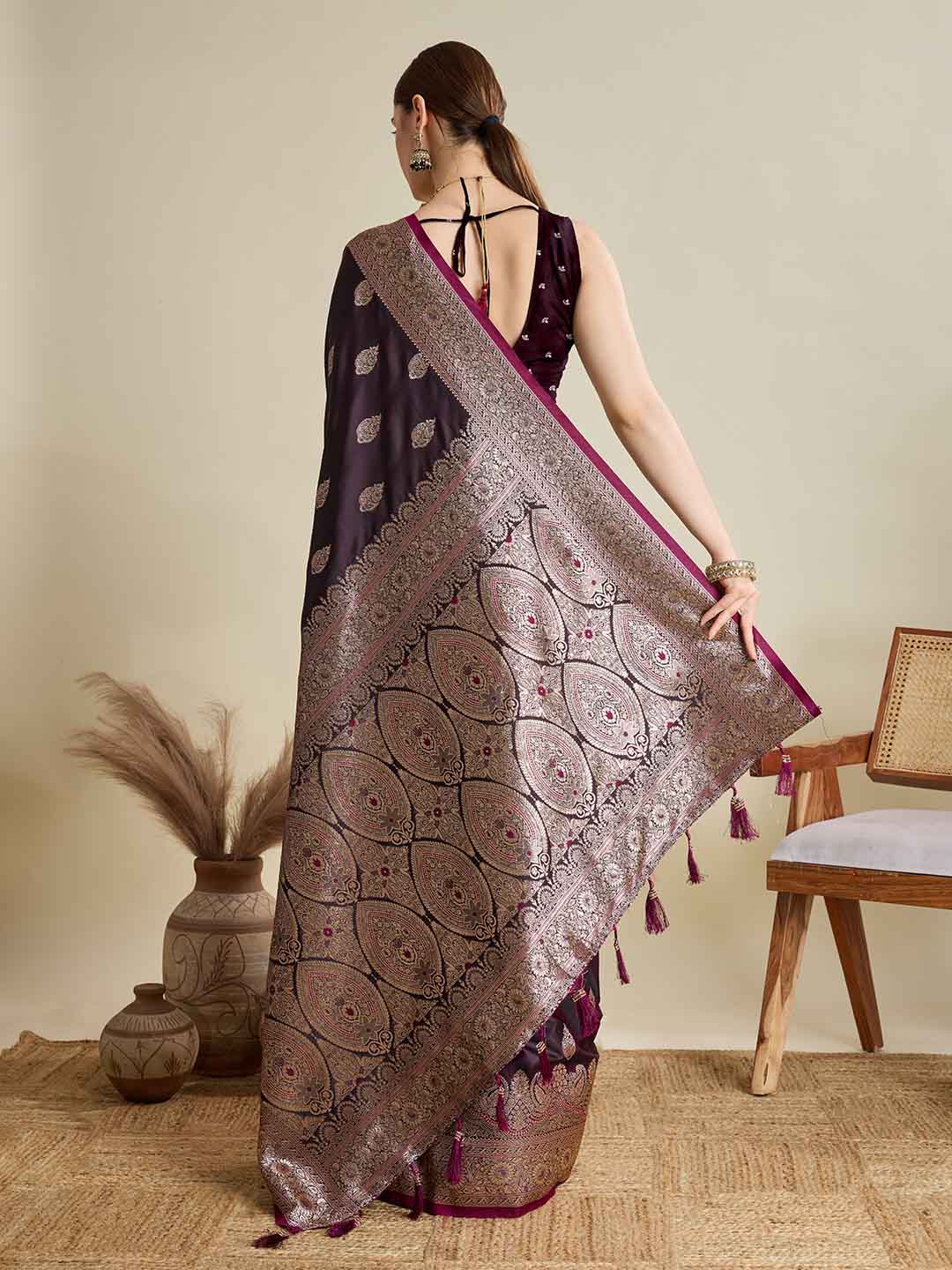 Urban Pallu Woven Design Silk Blend Party Saree