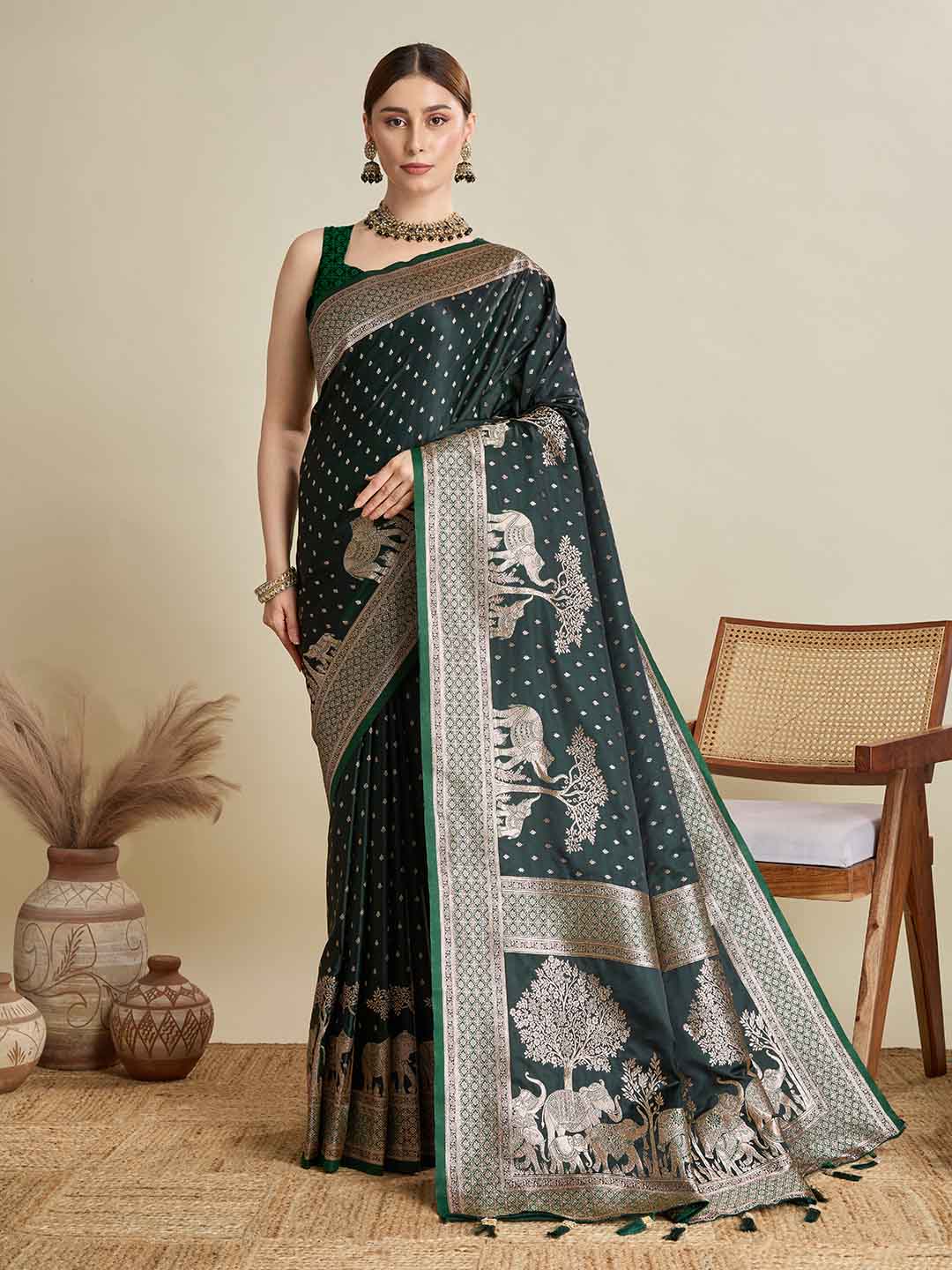 Urban Pallu Woven Design Silk Blend Party Saree