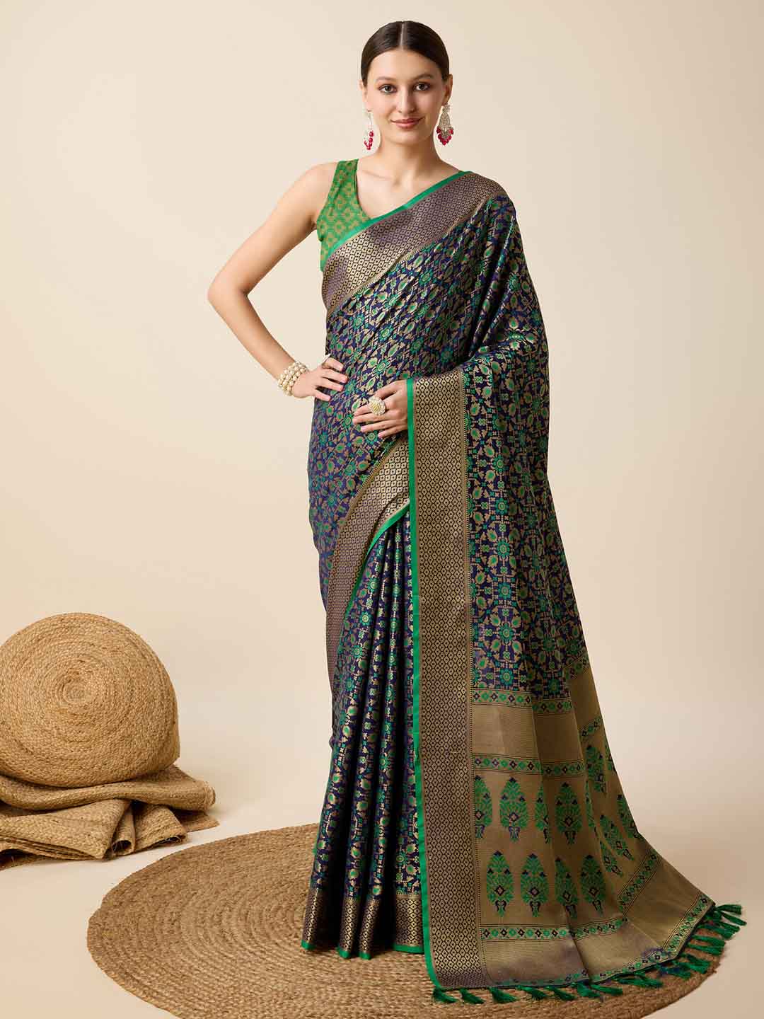 Urban Pallu Woven Design Silk Blend Party Saree