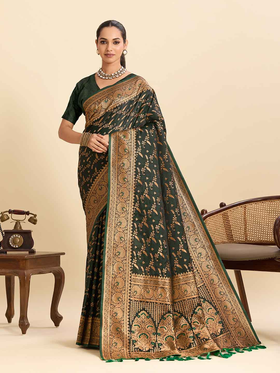 Urban Pallu Floral Sequinned Silk Blend Fusion Saree