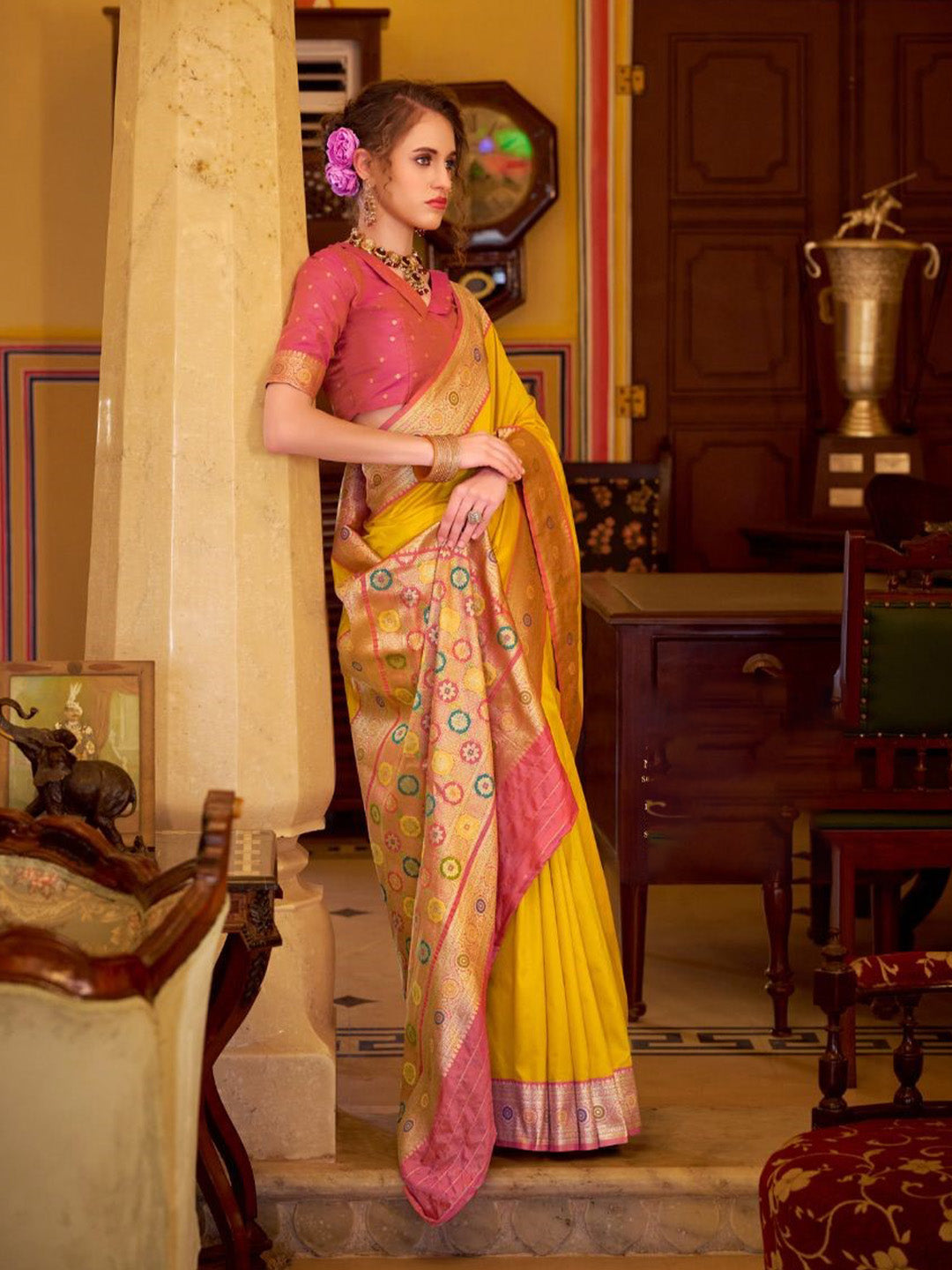 Urban Pallu Woven Design Silk Blend Daily Saree