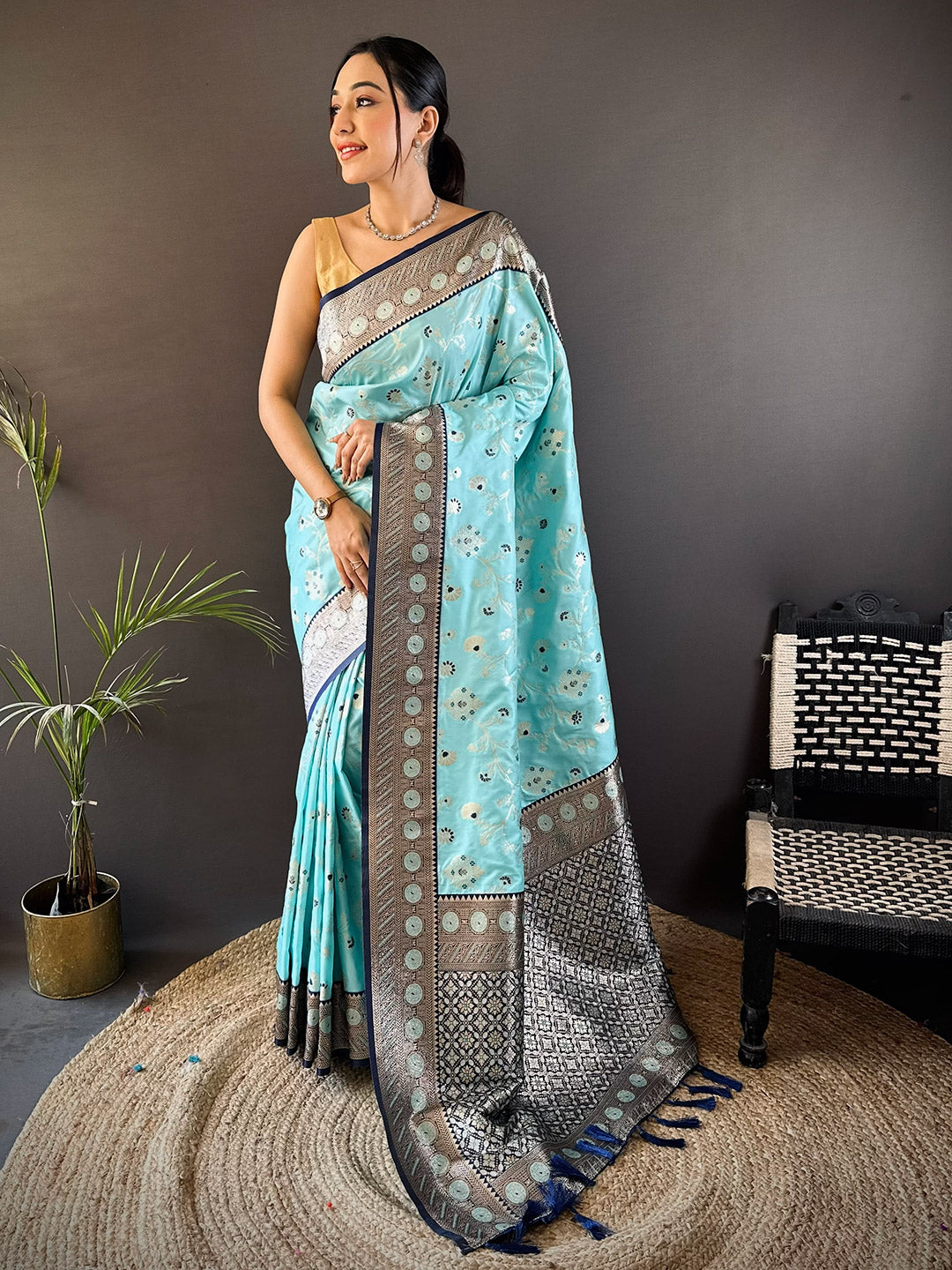 Urban Pallu Woven Design Art Silk Traditional Saree