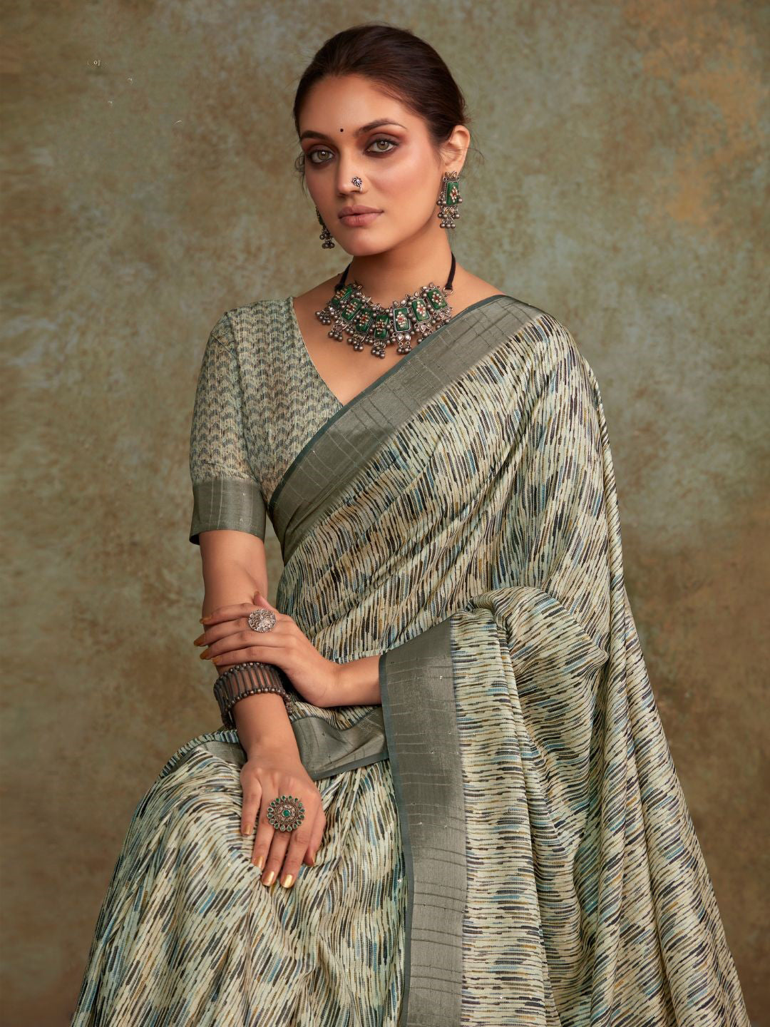 Urban Pallu Printed Silk Blend Daily Saree